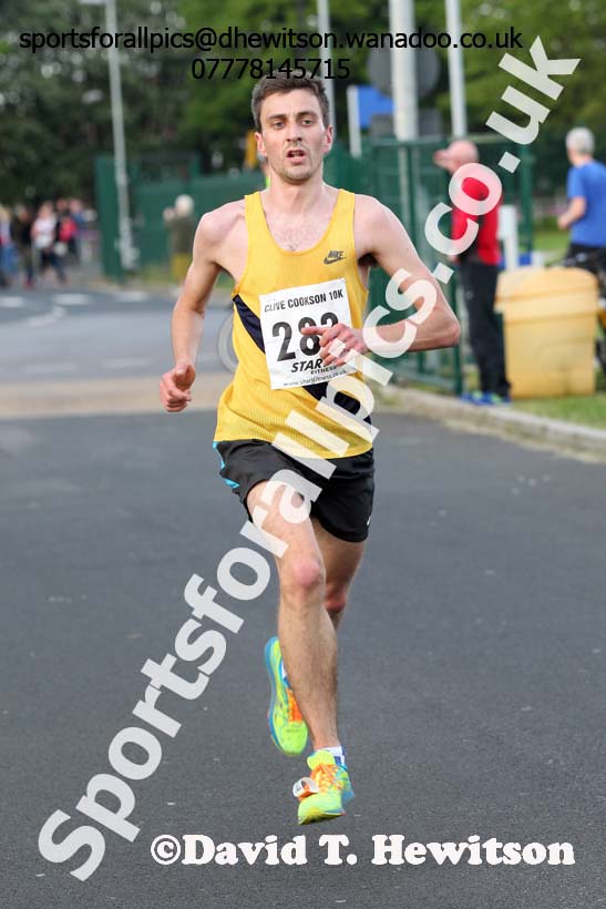 Craig Deacon (Jarrow) in the Clive Cookson 10k. Photo: David T. Hewitson/Sports for All Pics